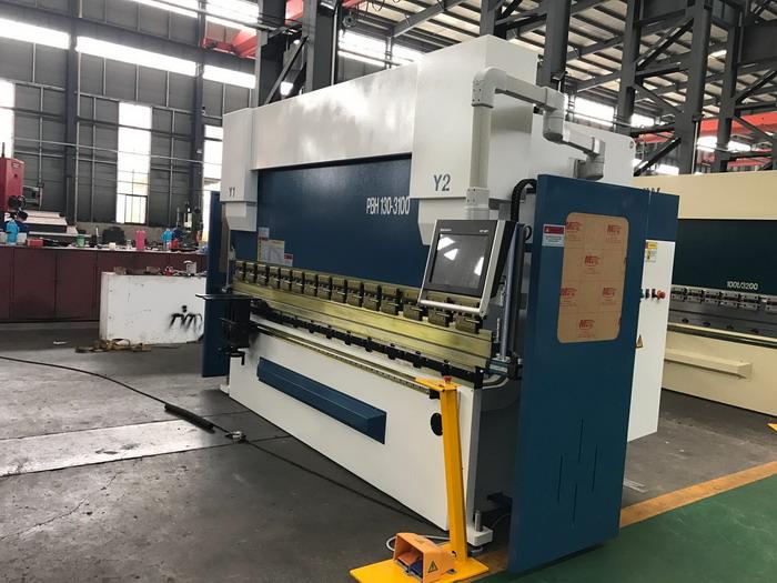AHYW Yawei PBH 130T 160T 5 axis cnc press brake made in china factory DA58T DSP Laser guarding