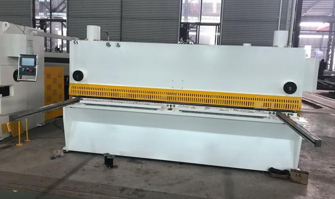 Yawei 6 mm-es CNC 3 m-es giljotin nyíró ESA S625