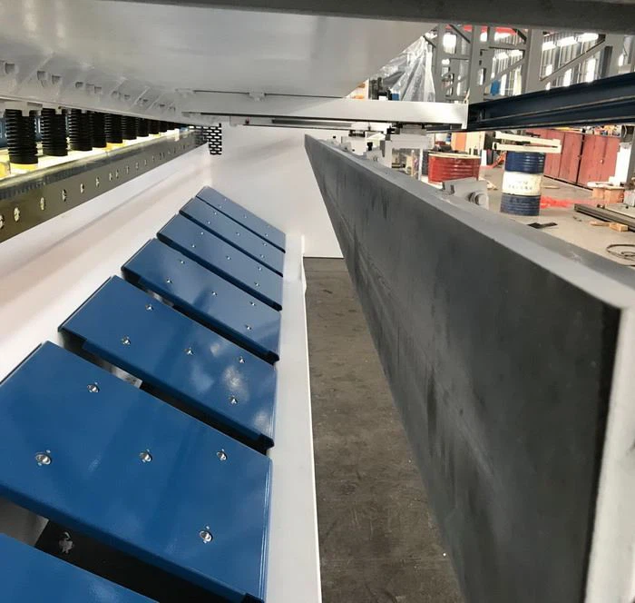 DELEM DAC360T AHYW Yawei 6m large metal sheet cutting shears china factory